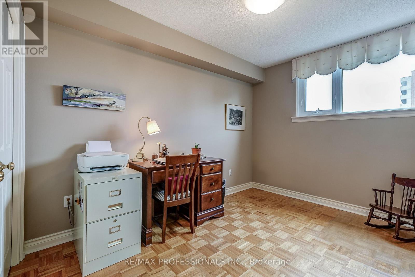 1405 - 240 Scarlett Road, Toronto, Ontario  M6N 4X4 - Photo 30 - W12963620