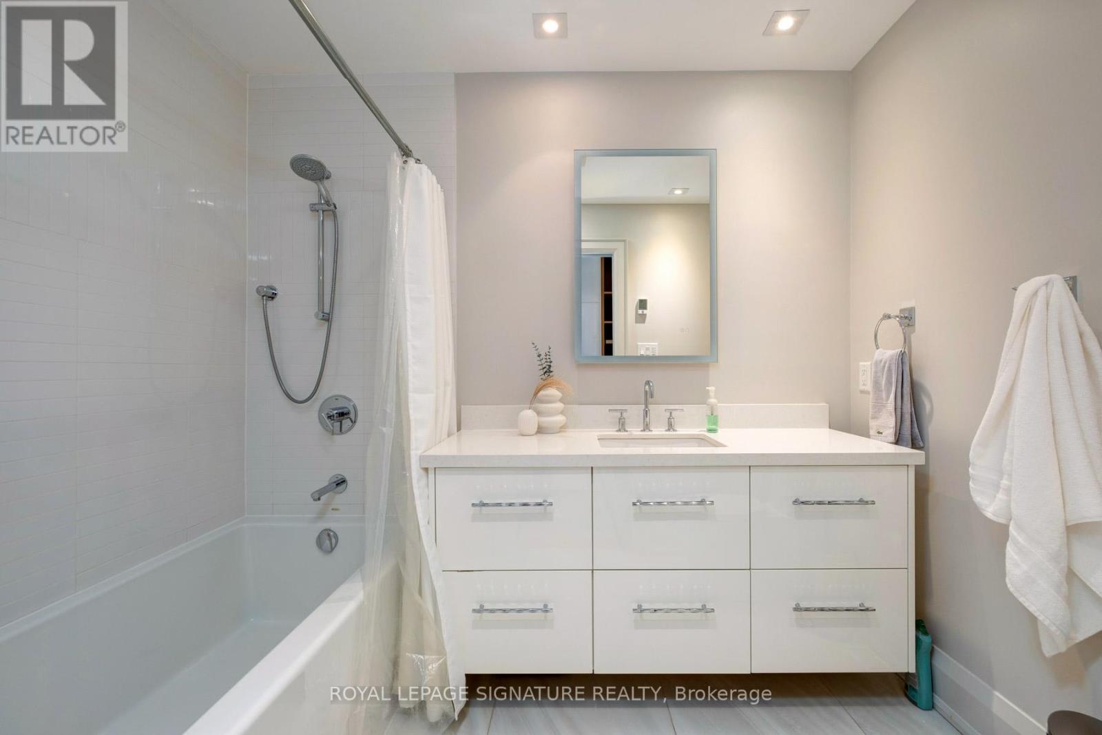 185 Morrison Road, Oakville, Ontario  L6J 4J3 - Photo 31 - W12963708