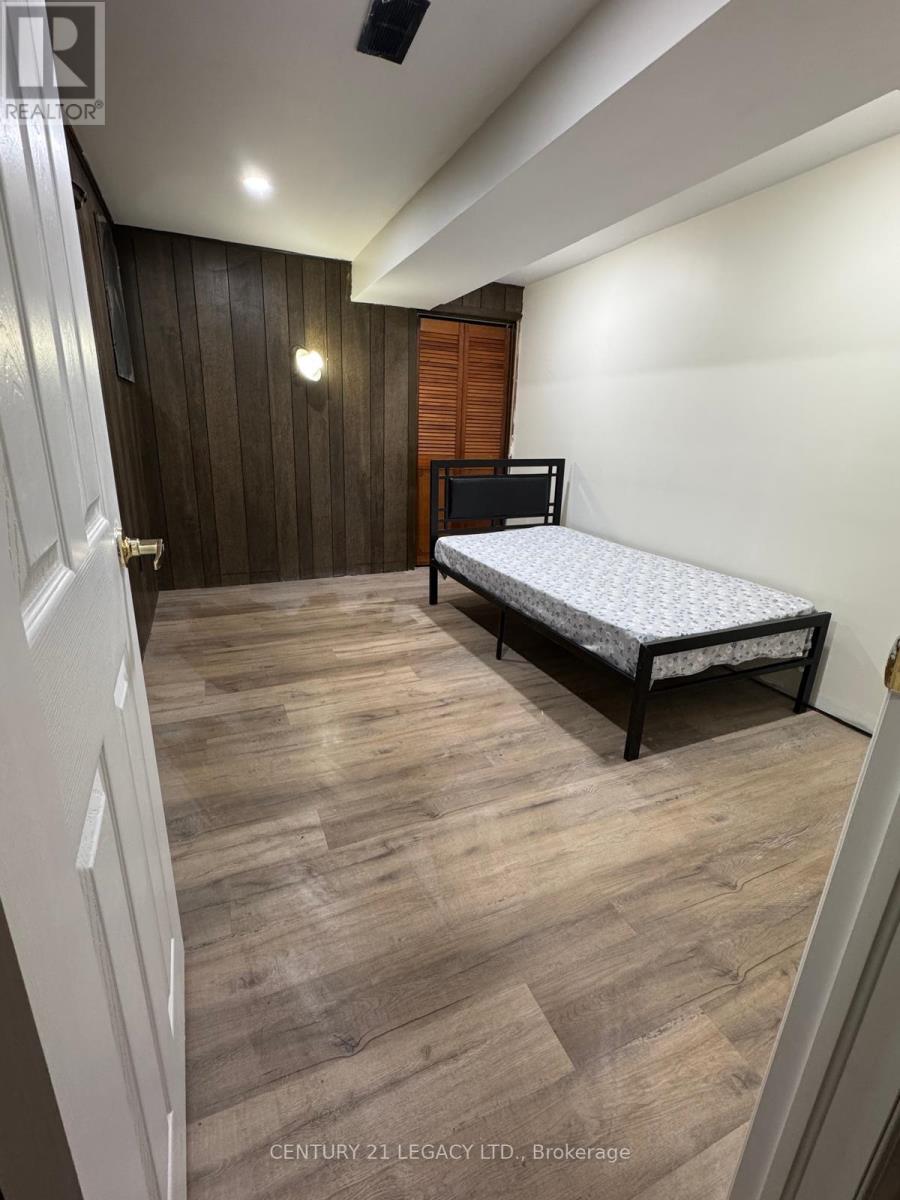 55 Maryhill Drive, Toronto, Ontario  M9V 3C3 - Photo 6 - W12963718