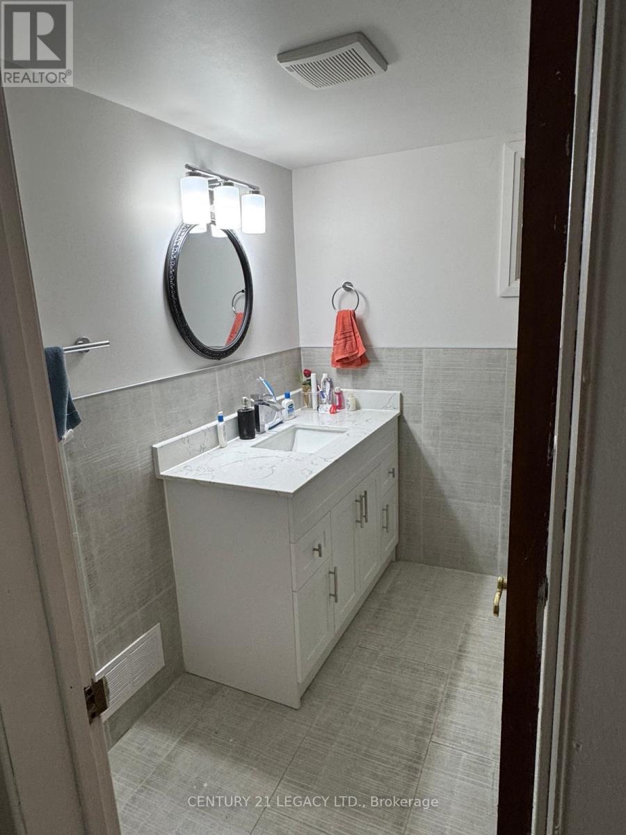 55 Maryhill Drive, Toronto, Ontario  M9V 3C3 - Photo 7 - W12963718