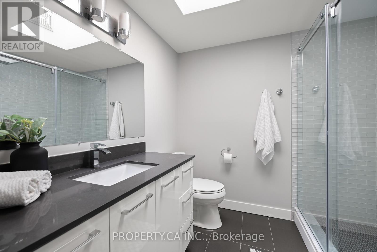 269 Beechfield Road, Oakville, Ontario  L6J 5H9 - Photo 17 - W12963746