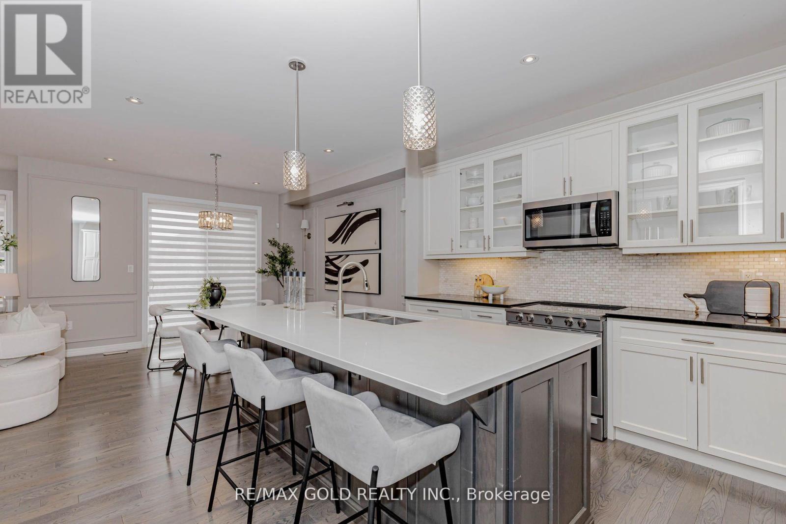 3354 Vardon Way, Oakville, Ontario  L6M 1R5 - Photo 13 - W12963768