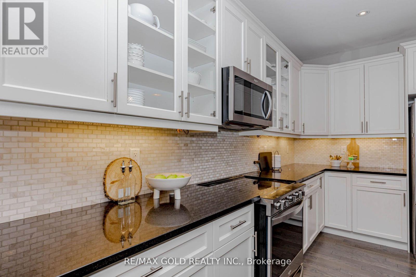 3354 Vardon Way, Oakville, Ontario  L6M 1R5 - Photo 14 - W12963768