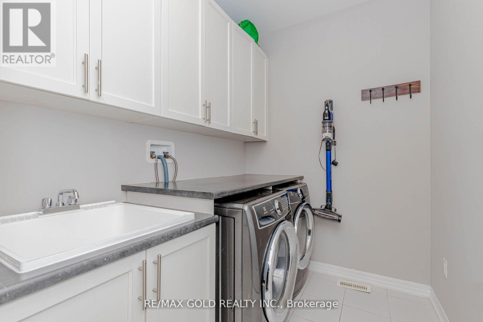 3354 Vardon Way, Oakville, Ontario  L6M 1R5 - Photo 36 - W12963768