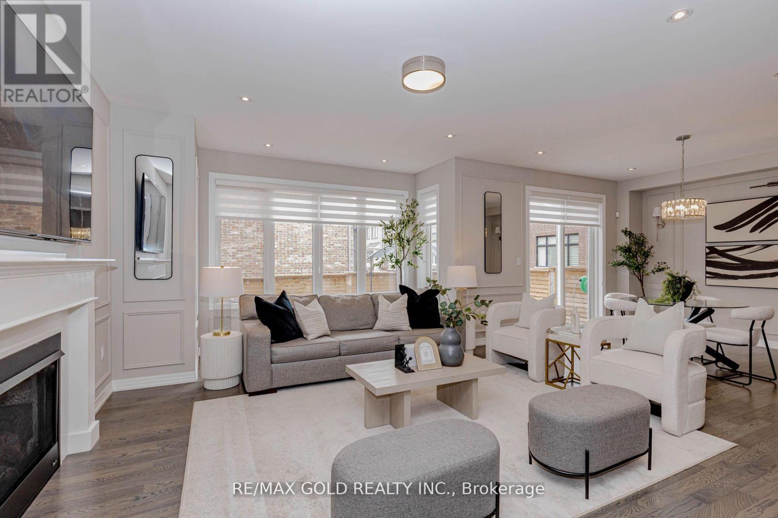 3354 Vardon Way, Oakville, Ontario  L6M 1R5 - Photo 4 - W12963768