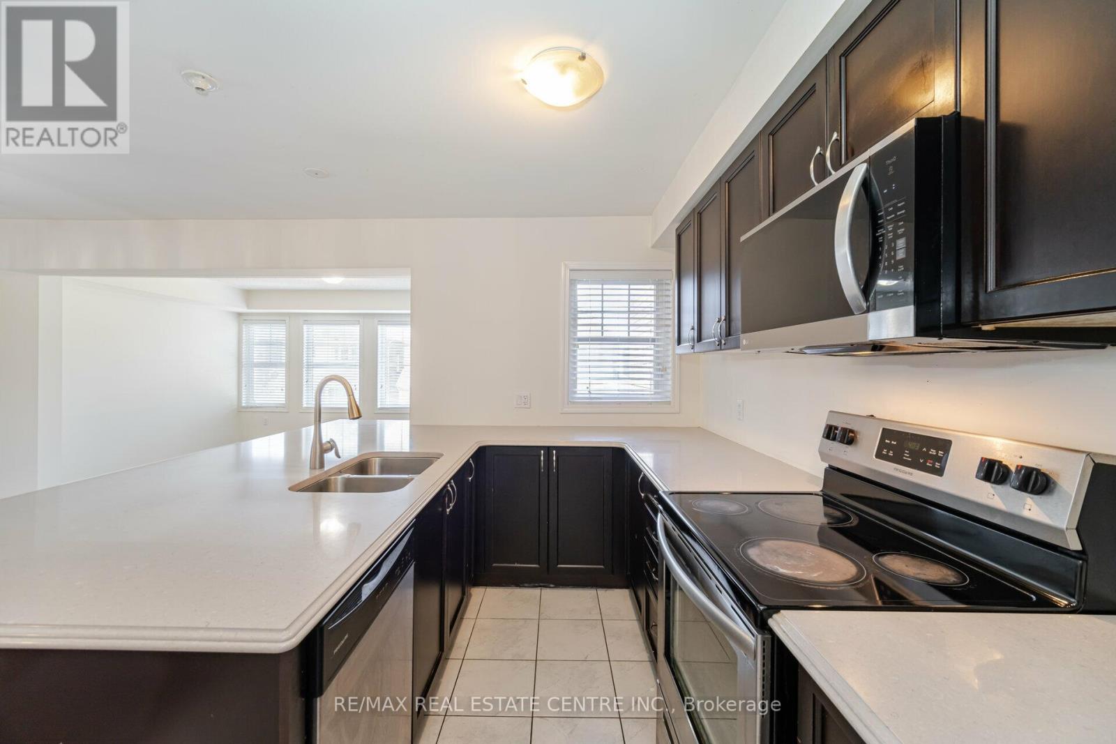 68 Locker Place, Milton, Ontario  L9E 1E8 - Photo 15 - W12963772