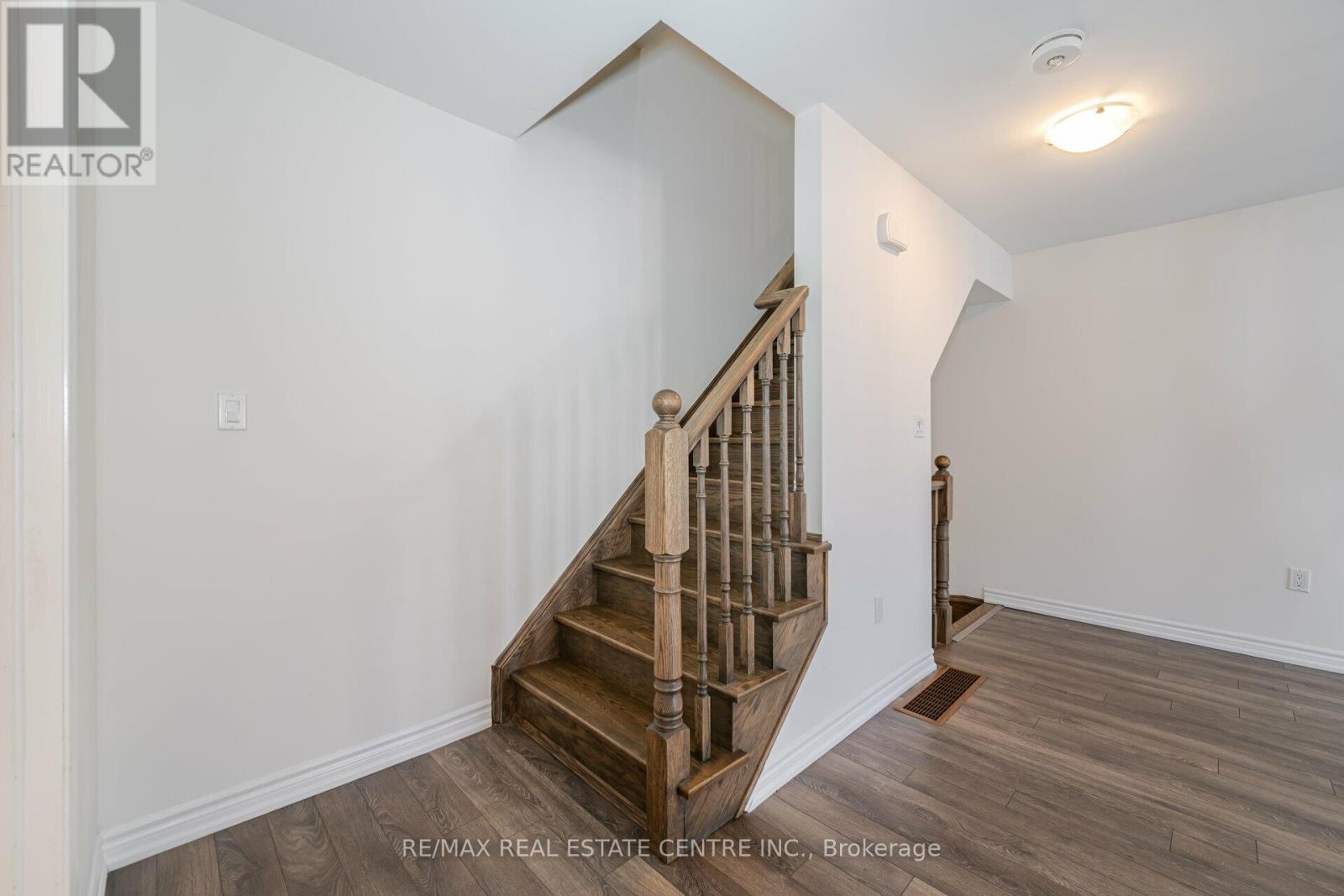 68 Locker Place, Milton, Ontario  L9E 1E8 - Photo 23 - W12963772