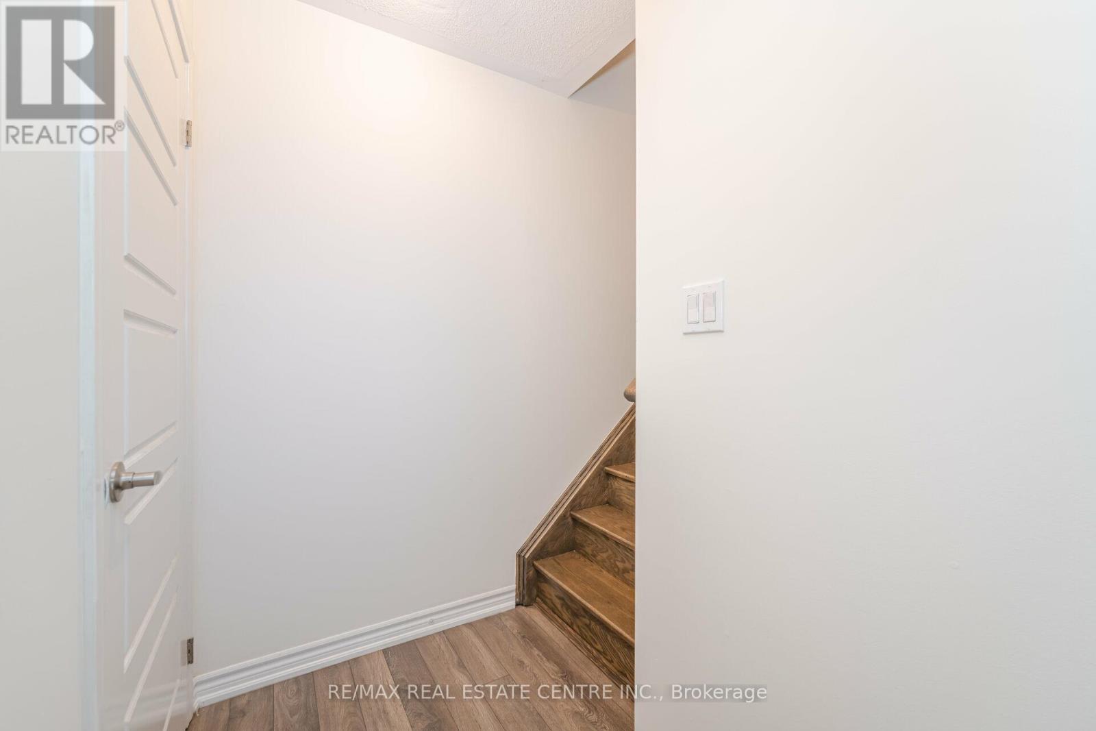 68 Locker Place, Milton, Ontario  L9E 1E8 - Photo 7 - W12963772