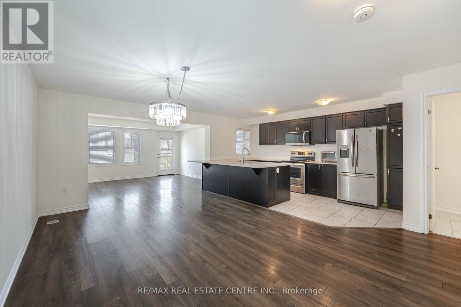 68 Locker Place, Milton, Ontario  L9E 1E8 - Photo 9 - W12963772