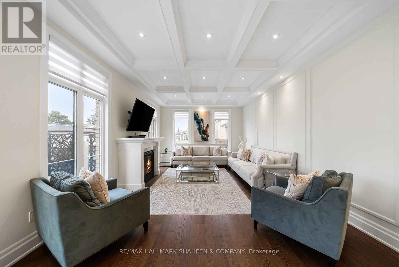 60 Coral Gable Drive, Toronto, Ontario M9M 1P1 - Photo 11 - W12963798