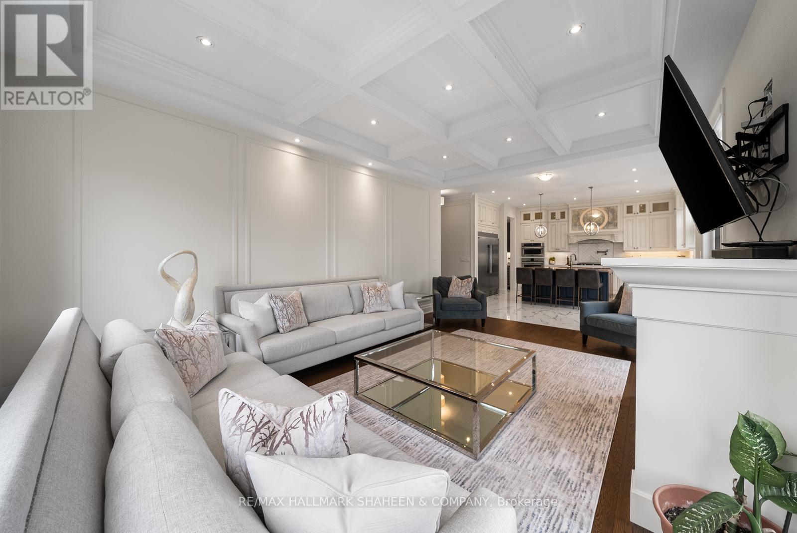 60 Coral Gable Drive, Toronto, Ontario M9M 1P1 - Photo 12 - W12963798