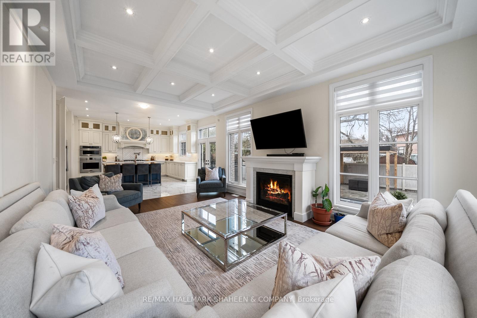 60 Coral Gable Drive, Toronto, Ontario M9M 1P1 - Photo 14 - W12963798