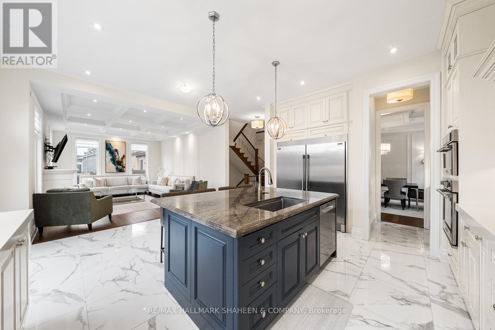 60 Coral Gable Drive, Toronto, Ontario M9M 1P1 - Photo 18 - W12963798