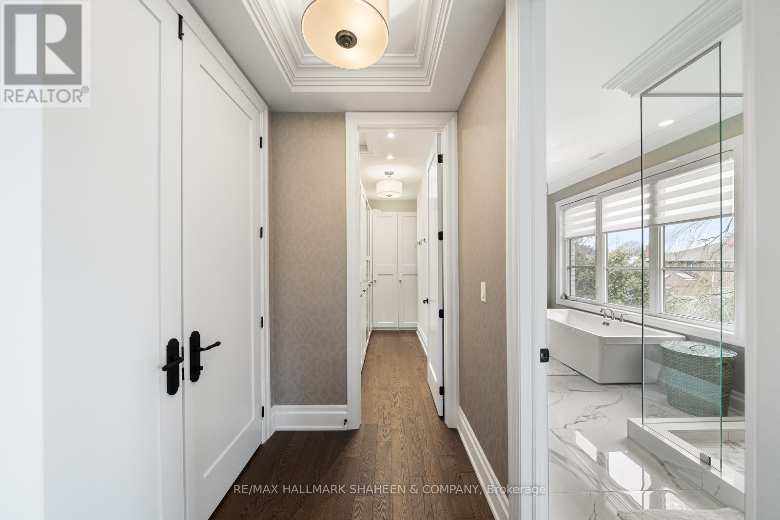 60 Coral Gable Drive, Toronto, Ontario M9M 1P1 - Photo 24 - W12963798