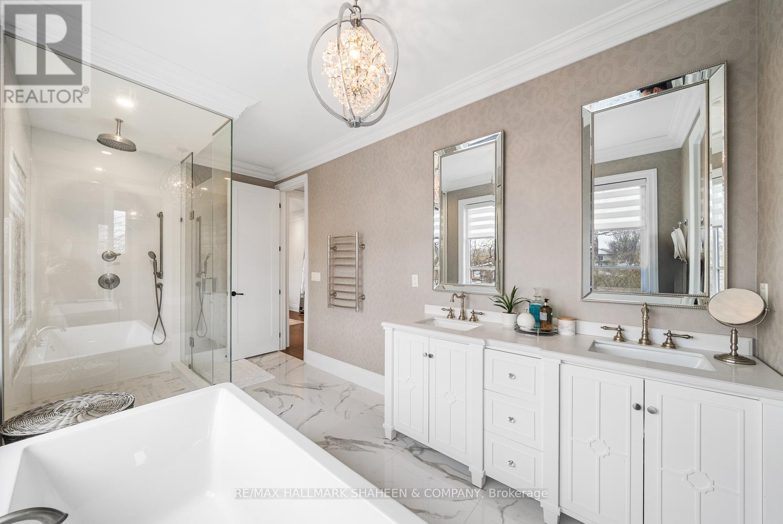 60 Coral Gable Drive, Toronto, Ontario M9M 1P1 - Photo 28 - W12963798