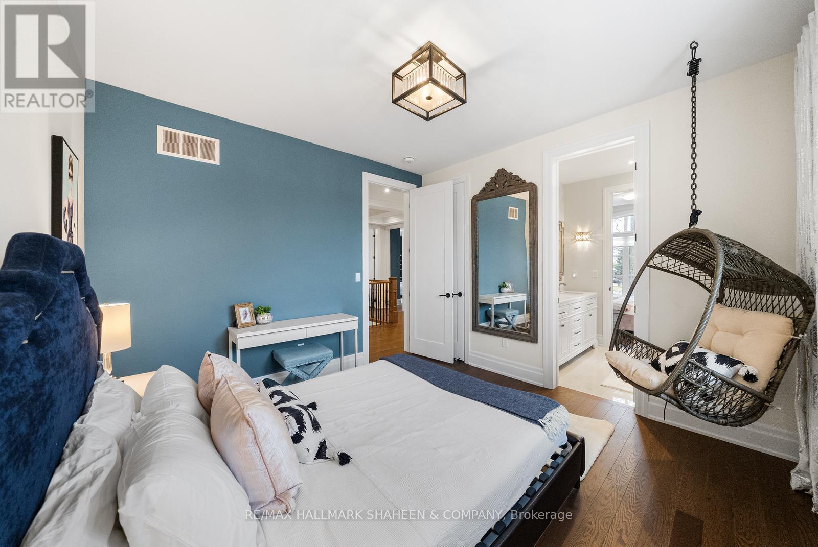 60 Coral Gable Drive, Toronto, Ontario M9M 1P1 - Photo 30 - W12963798