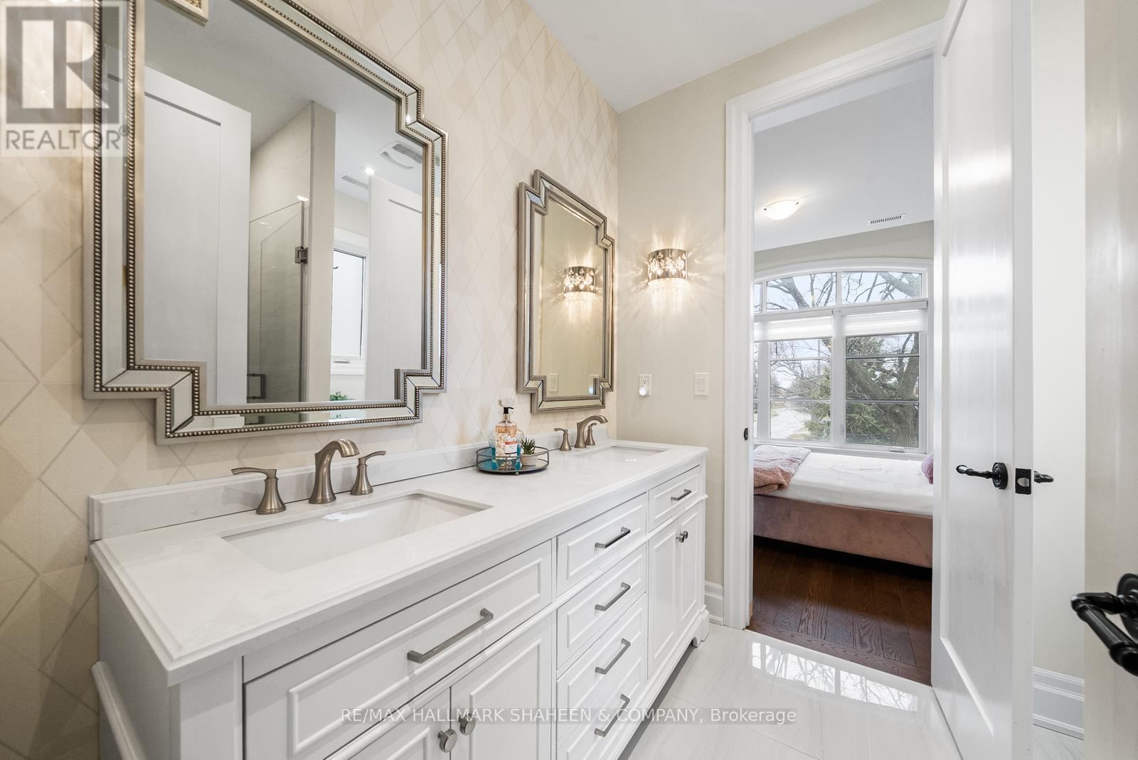 60 Coral Gable Drive, Toronto, Ontario M9M 1P1 - Photo 31 - W12963798