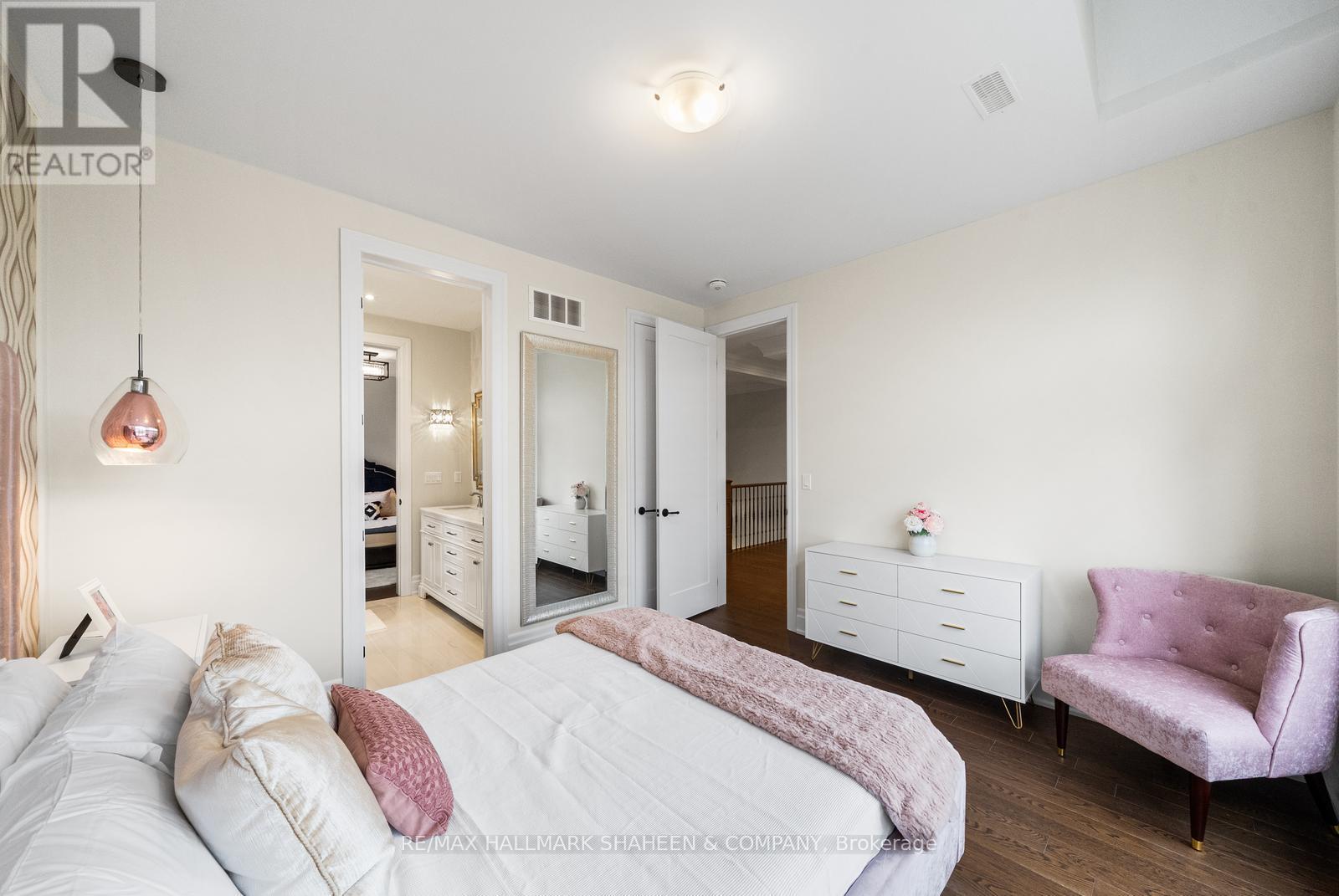 60 Coral Gable Drive, Toronto, Ontario M9M 1P1 - Photo 35 - W12963798