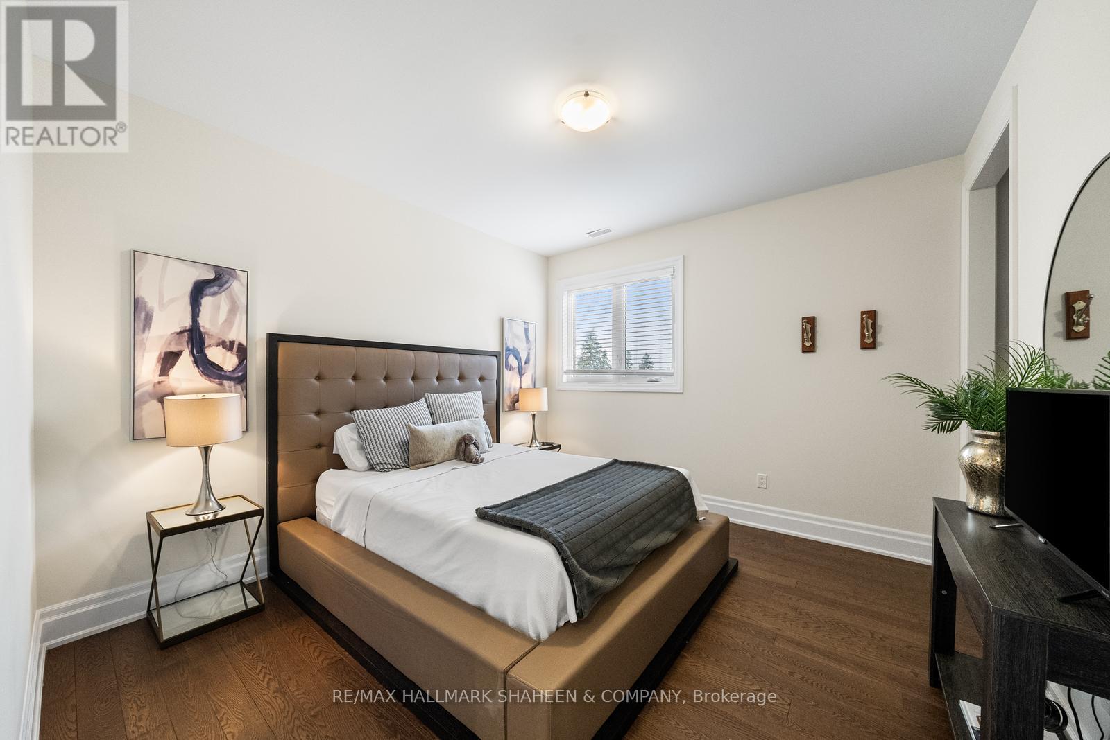 60 Coral Gable Drive, Toronto, Ontario M9M 1P1 - Photo 40 - W12963798