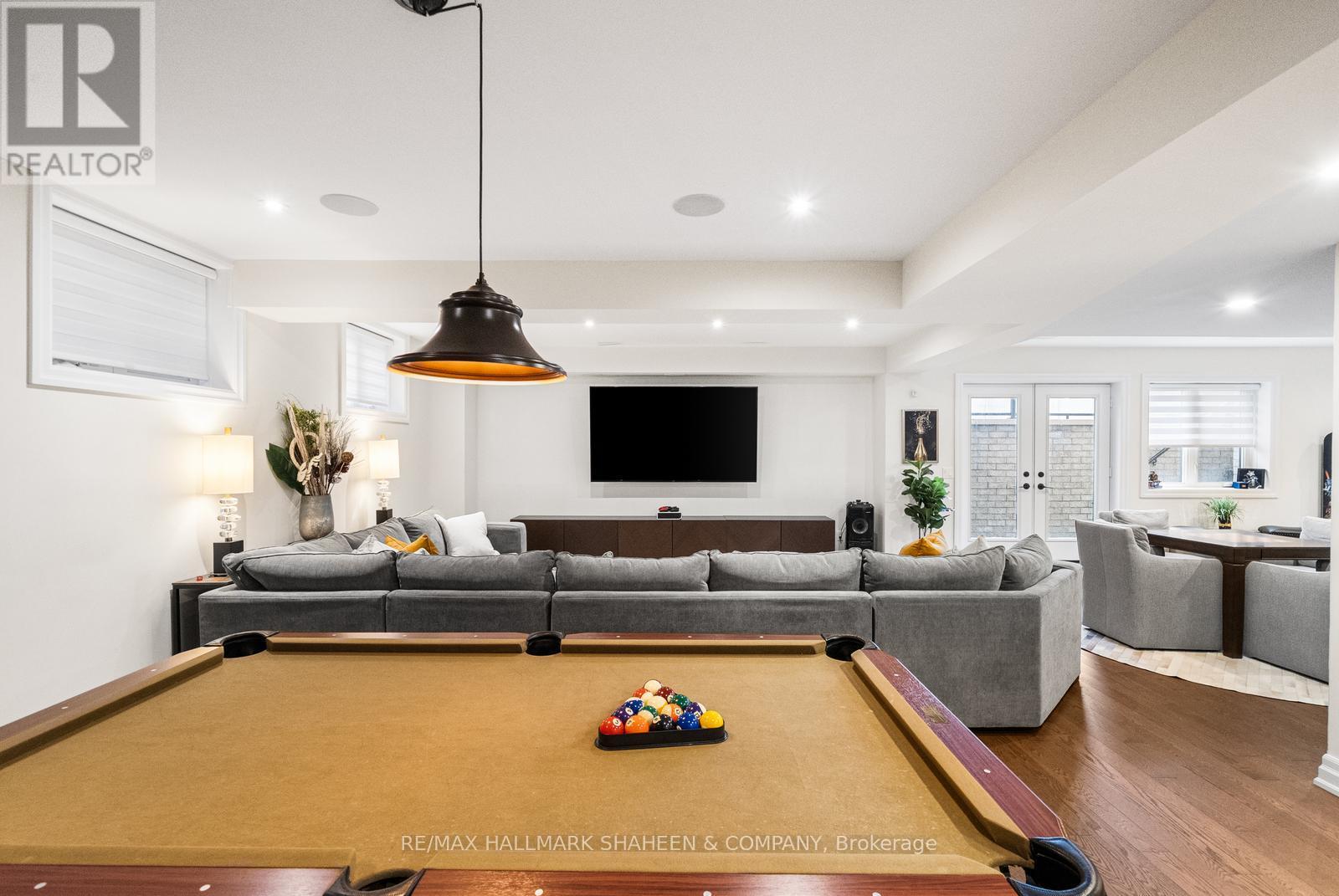 60 Coral Gable Drive, Toronto, Ontario M9M 1P1 - Photo 45 - W12963798