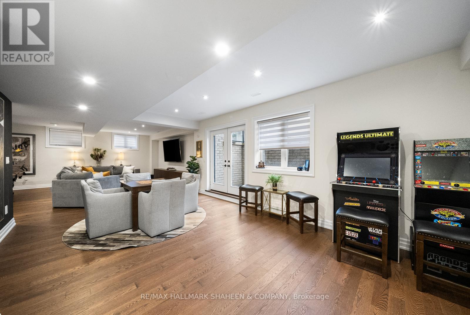 60 Coral Gable Drive, Toronto, Ontario M9M 1P1 - Photo 47 - W12963798