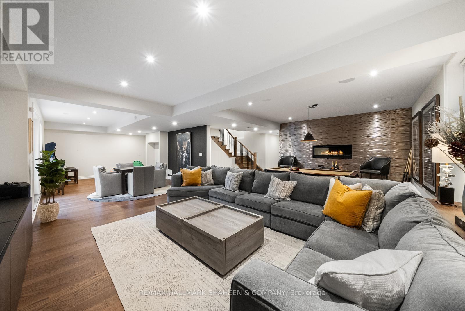 60 Coral Gable Drive, Toronto, Ontario M9M 1P1 - Photo 48 - W12963798