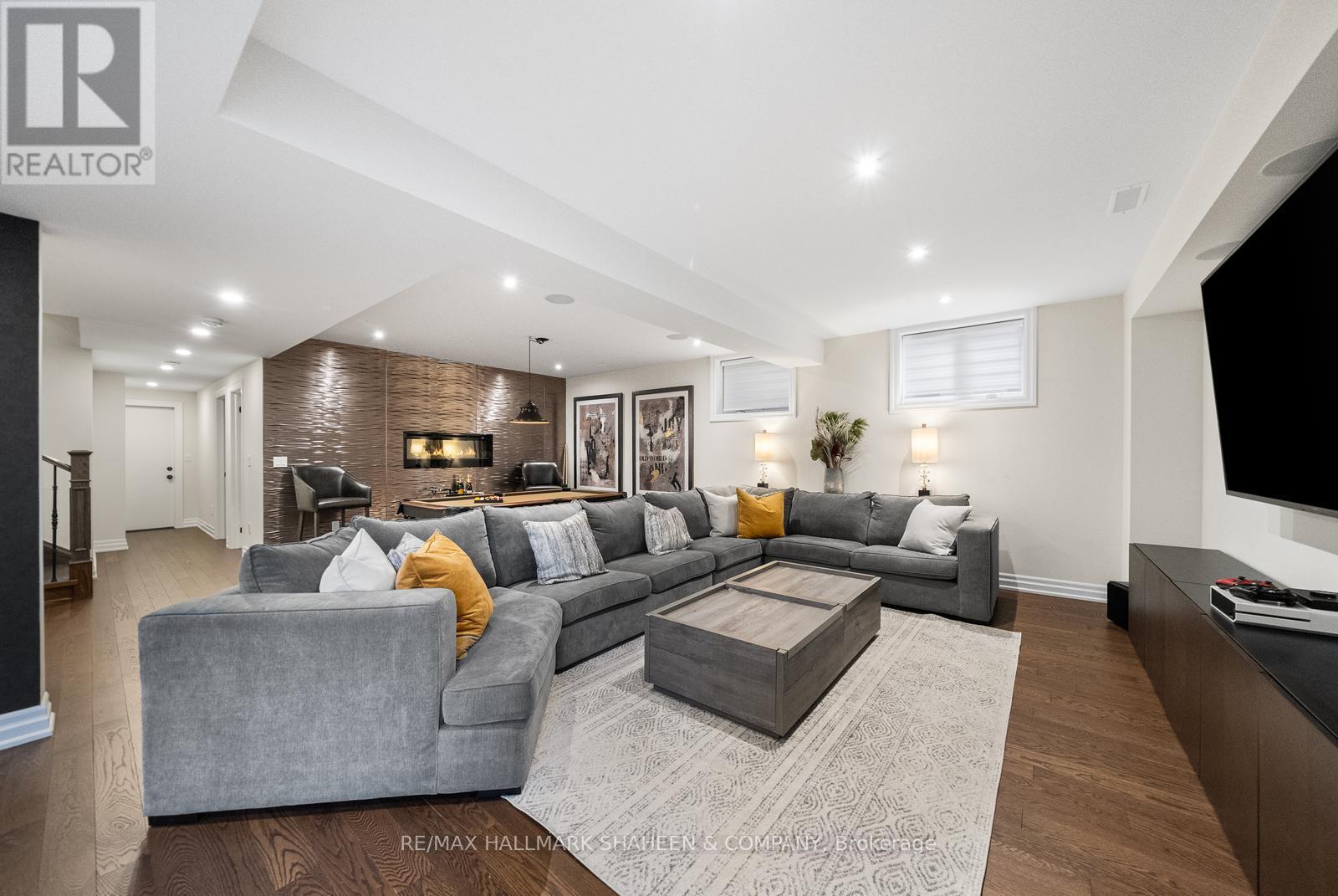 60 Coral Gable Drive, Toronto, Ontario M9M 1P1 - Photo 49 - W12963798