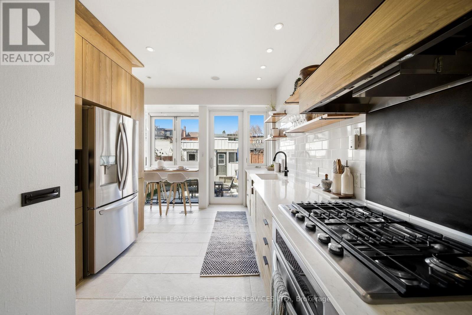 98 Galley Avenue, Toronto (Roncesvalles), Ontario  M6R 1H1 - Photo 15 - W12963850