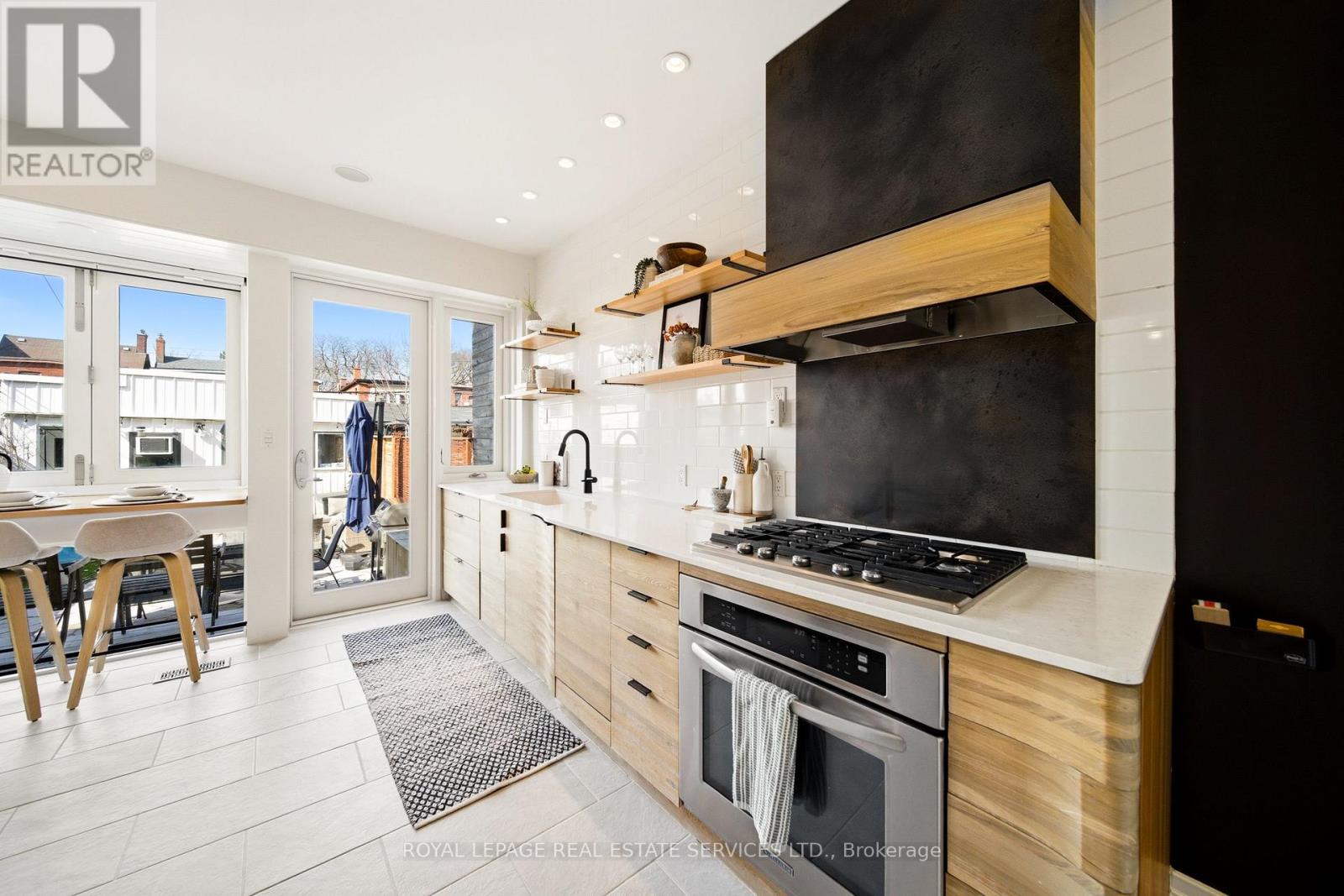 98 Galley Avenue, Toronto (Roncesvalles), Ontario  M6R 1H1 - Photo 16 - W12963850