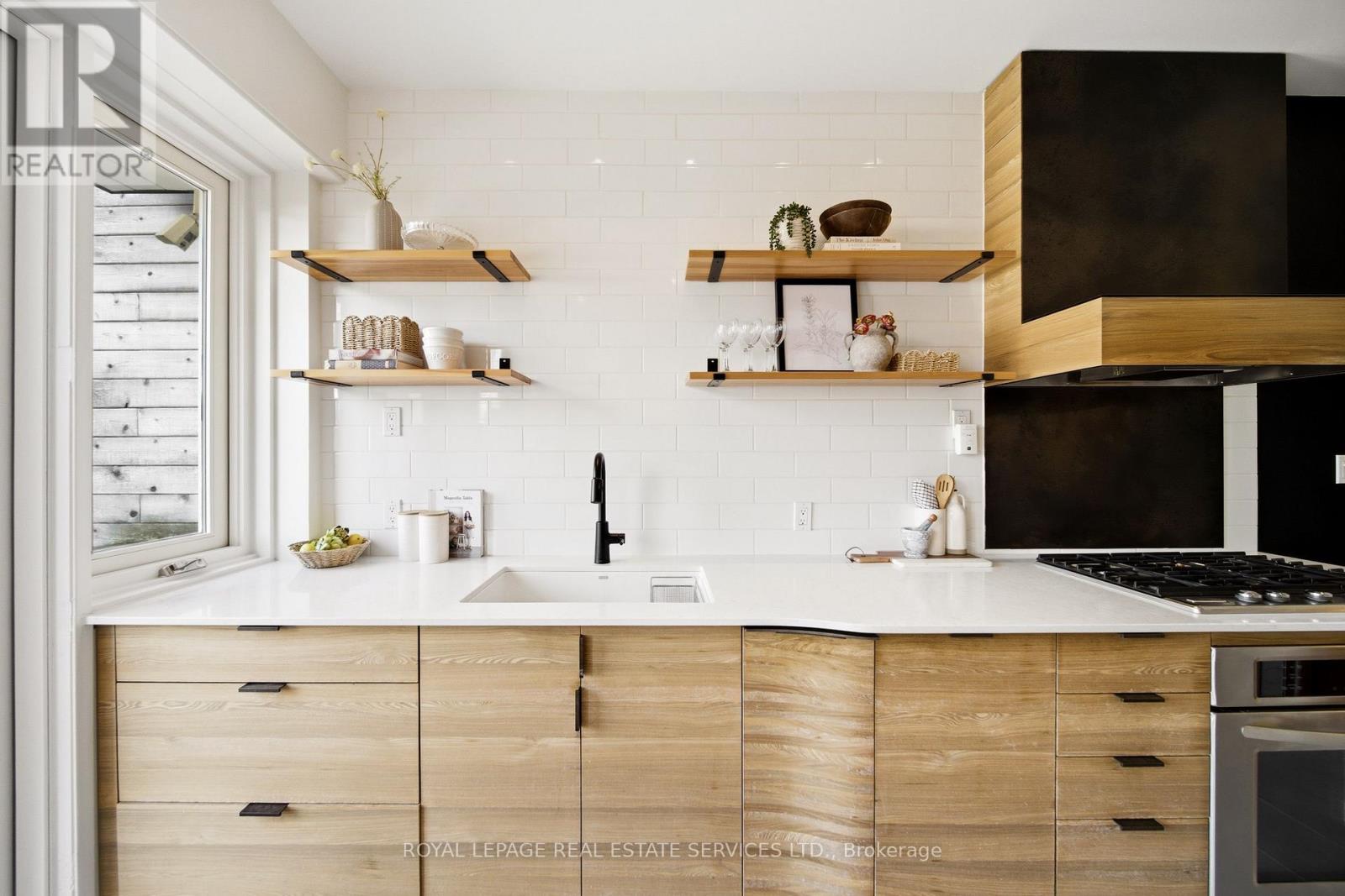 98 Galley Avenue, Toronto (Roncesvalles), Ontario  M6R 1H1 - Photo 18 - W12963850