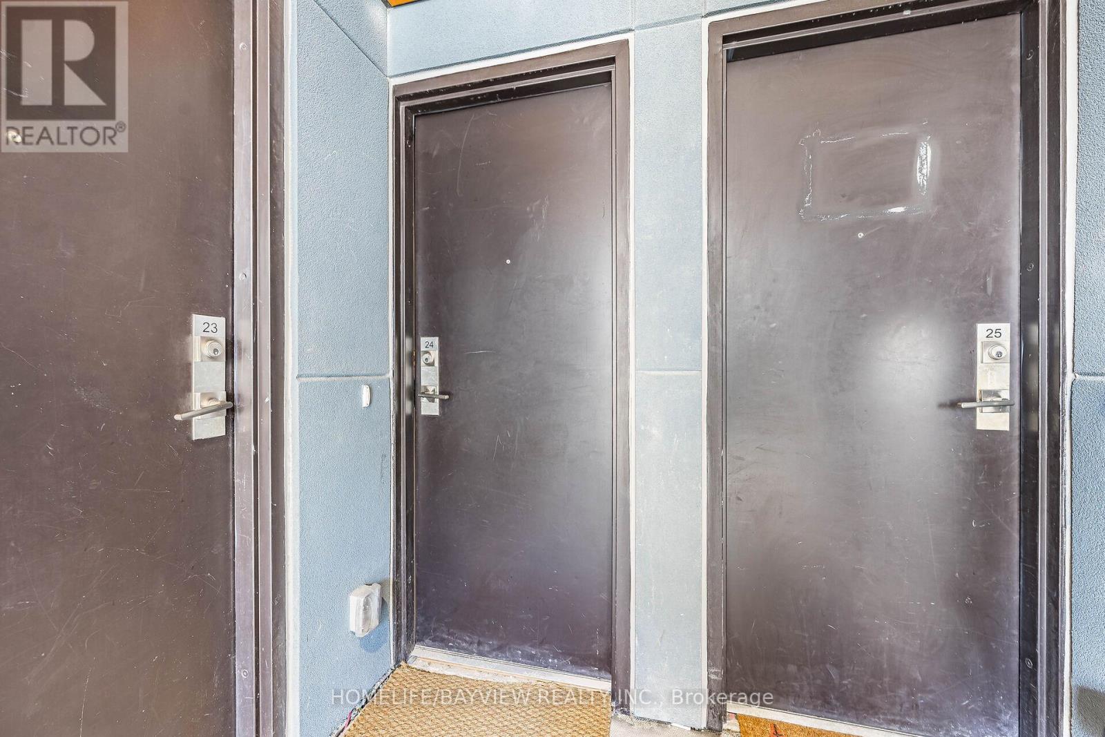 24 - 10 Brin Drive, Toronto, Ontario  M8X 0B3 - Photo 3 - W12963872