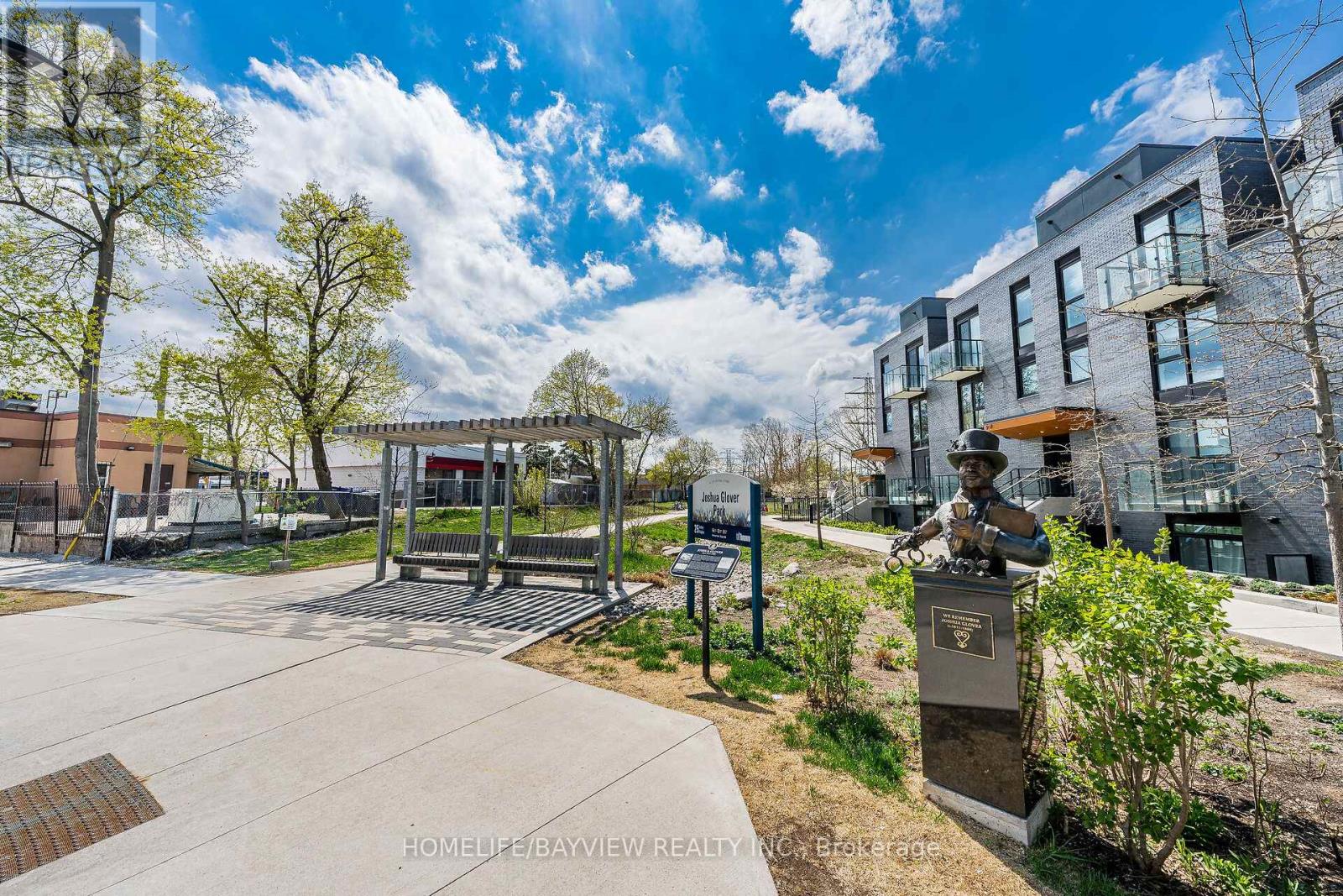 24 - 10 Brin Drive, Toronto, Ontario  M8X 0B3 - Photo 40 - W12963872