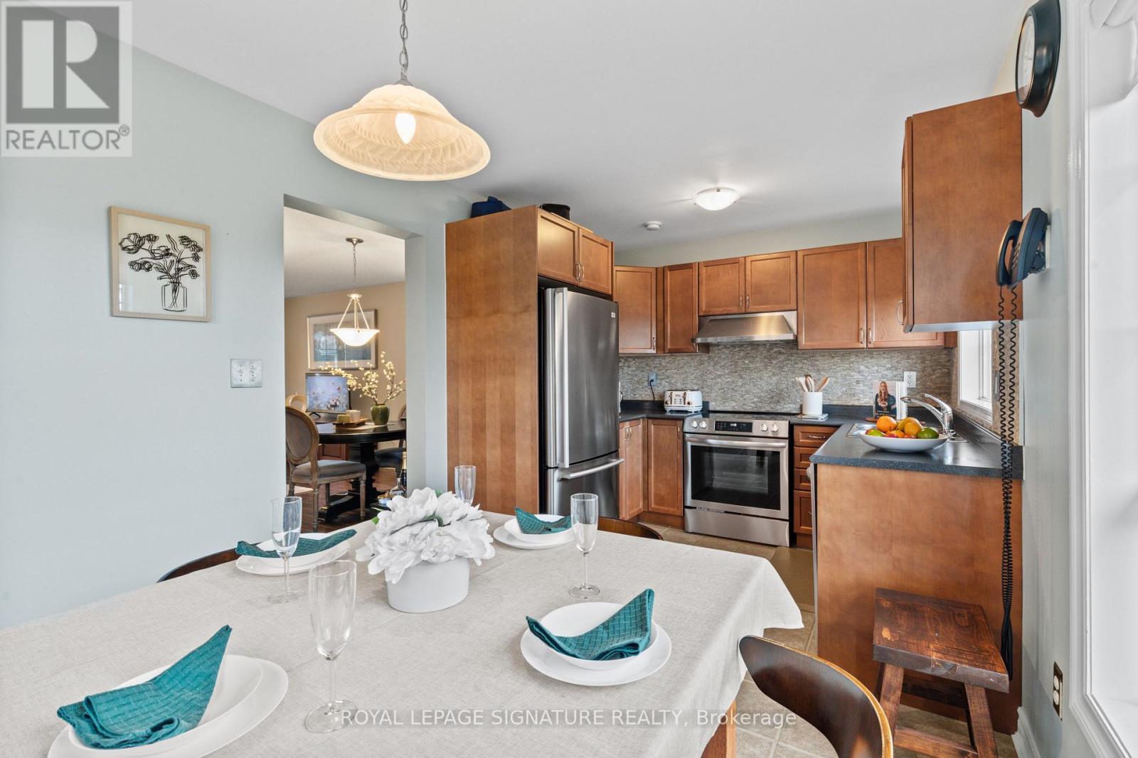 1247 Robson Crescent, Milton, Ontario  L9T 6W1 - Photo 11 - W12963890