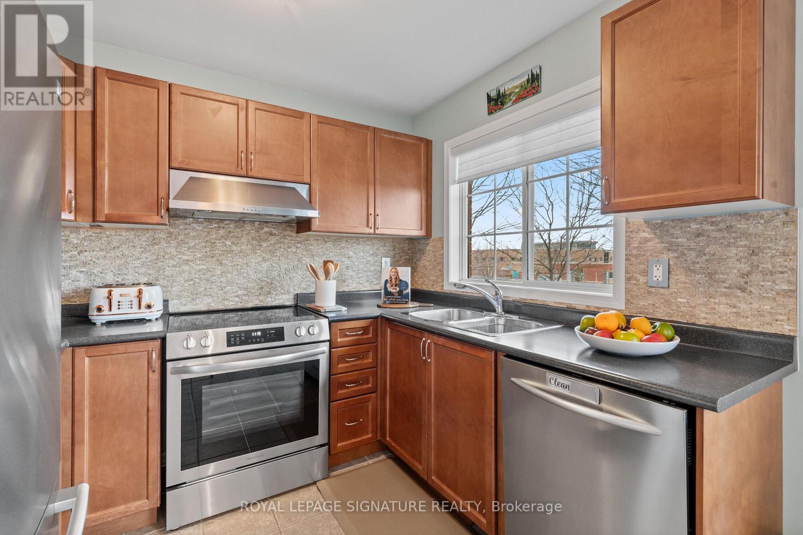 1247 Robson Crescent, Milton, Ontario  L9T 6W1 - Photo 12 - W12963890