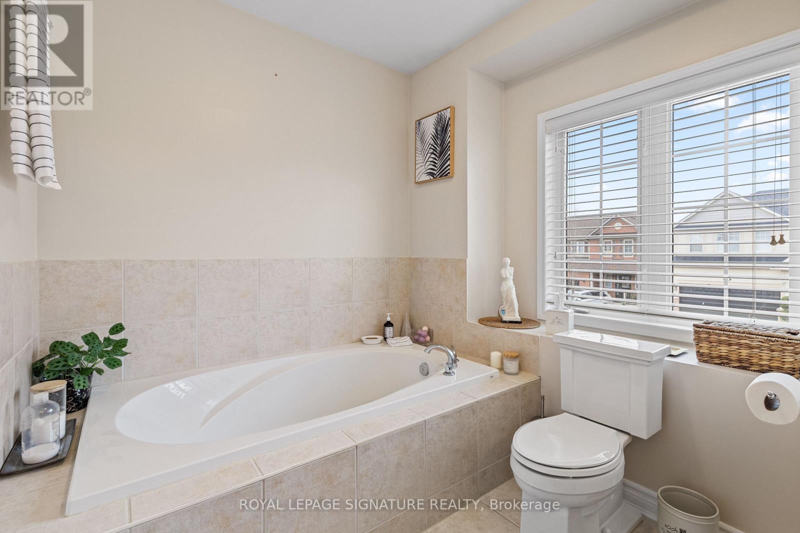 1247 Robson Crescent, Milton, Ontario  L9T 6W1 - Photo 19 - W12963890