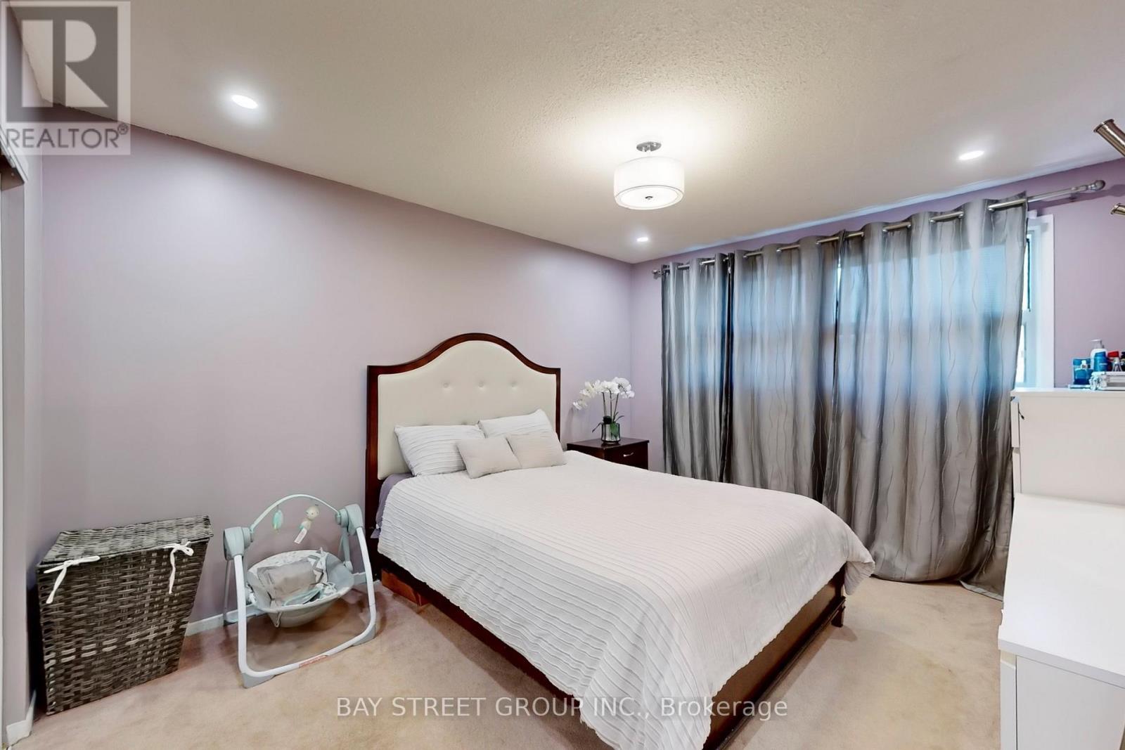 6119 Wabukayne Court, Mississauga, Ontario  L5N 2B1 - Photo 21 - W12963918