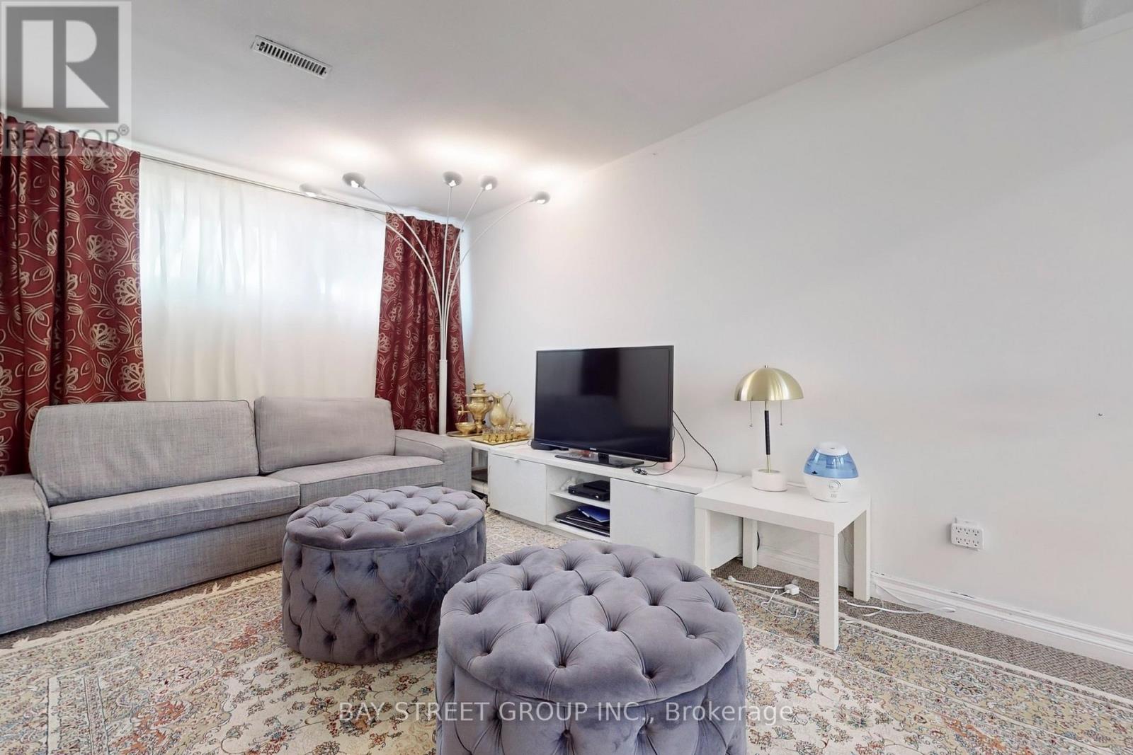 6119 Wabukayne Court, Mississauga, Ontario  L5N 2B1 - Photo 30 - W12963918