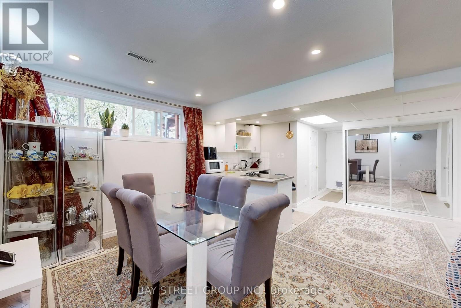 6119 Wabukayne Court, Mississauga, Ontario  L5N 2B1 - Photo 34 - W12963918