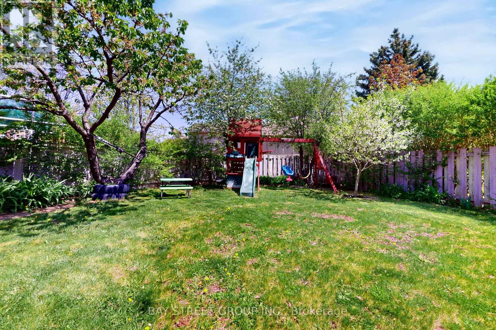 6119 Wabukayne Court, Mississauga, Ontario  L5N 2B1 - Photo 48 - W12963918