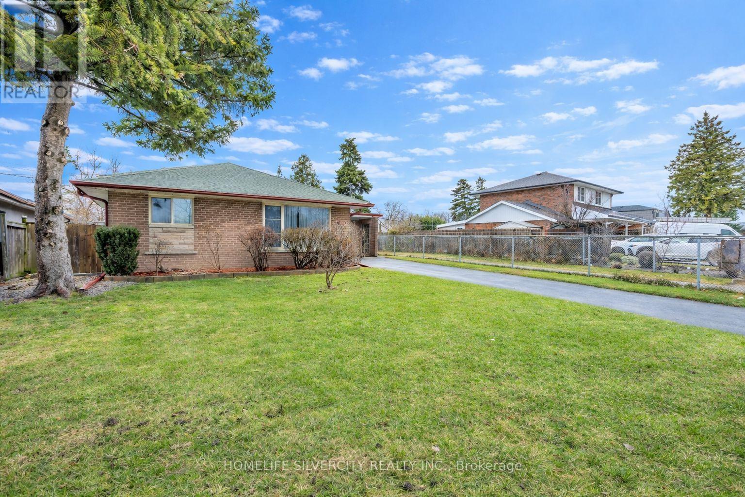 327 The West Way, Toronto, Ontario  M9R 1H1 - Photo 50 - W12963926