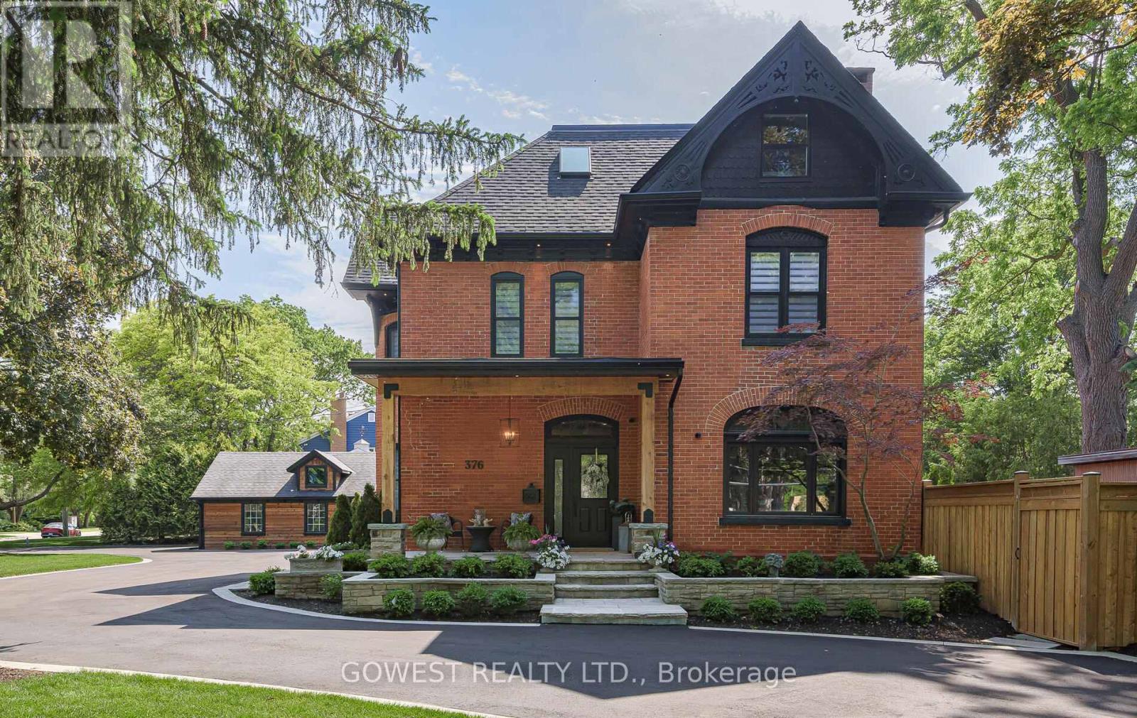 376 CHARTWELL ROAD, Oakville, Ontario