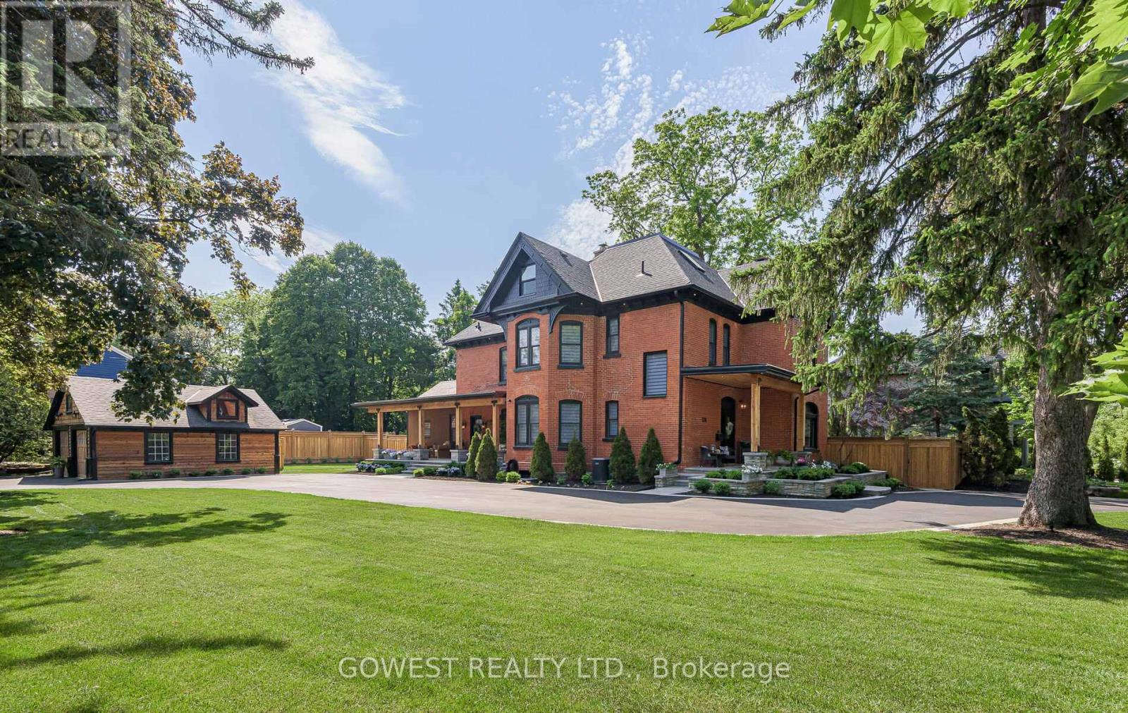 376 Chartwell Road, Oakville, Ontario  L6J 4A3 - Photo 2 - W12963954