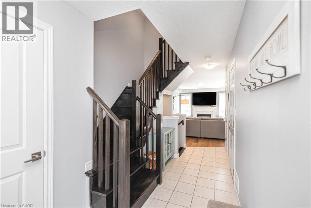 212 Westbank Trail, Stoney Creek, Ontario  L8J 0G8 - Photo 4 - 40818012