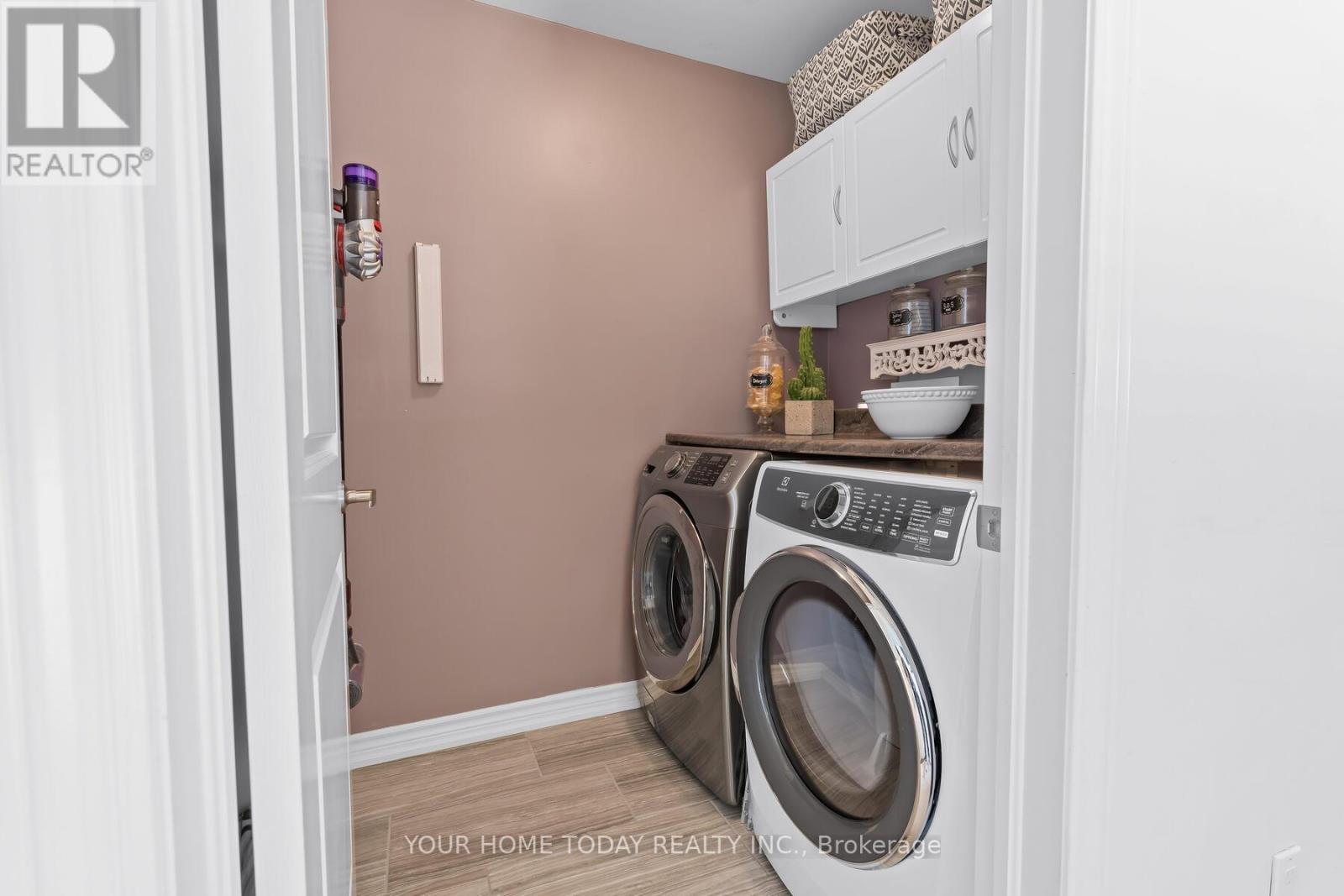 86 Pettitt Drive, Guelph, Ontario  N1E 0M2 - Photo 24 - X12963416