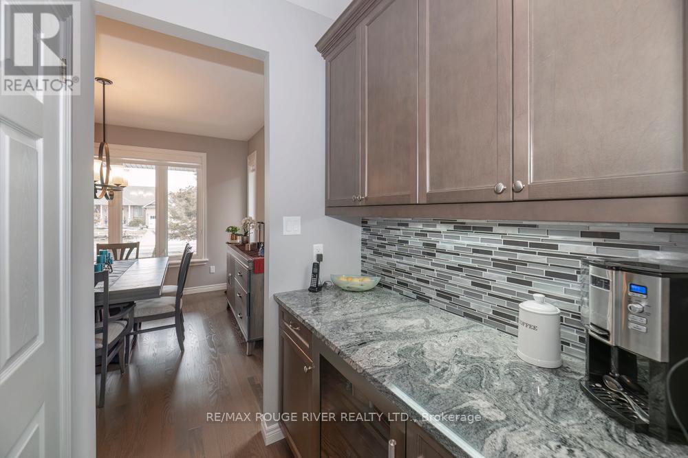 27 South Harbour Drive, Kawartha Lakes, Ontario  K0M 1A0 - Photo 13 - X12963438