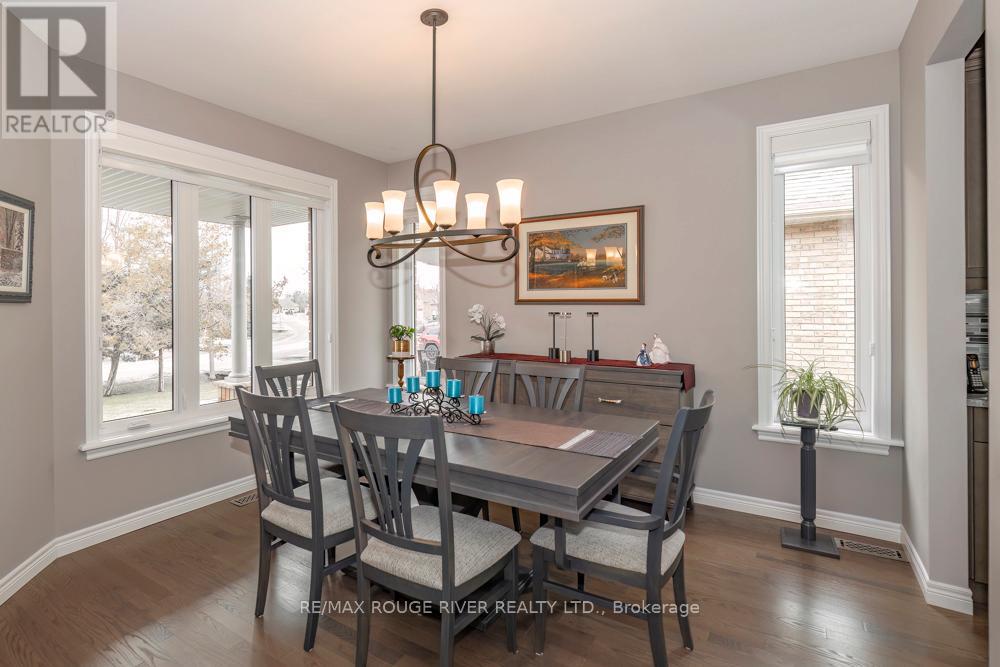 27 South Harbour Drive, Kawartha Lakes, Ontario  K0M 1A0 - Photo 5 - X12963438