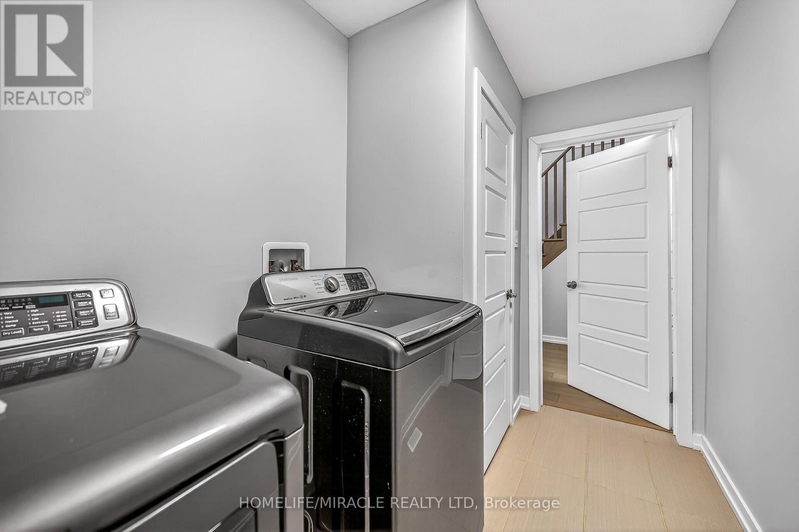 1 Prestwick Street, Hamilton, Ontario  L8J 0K7 - Photo 11 - X12963468