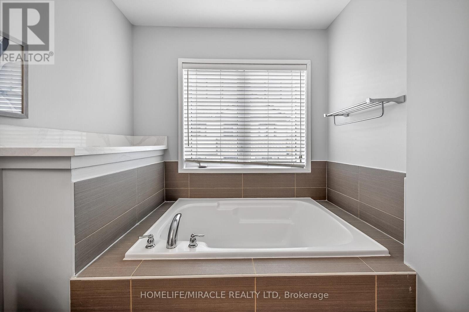 1 Prestwick Street, Hamilton, Ontario  L8J 0K7 - Photo 29 - X12963468