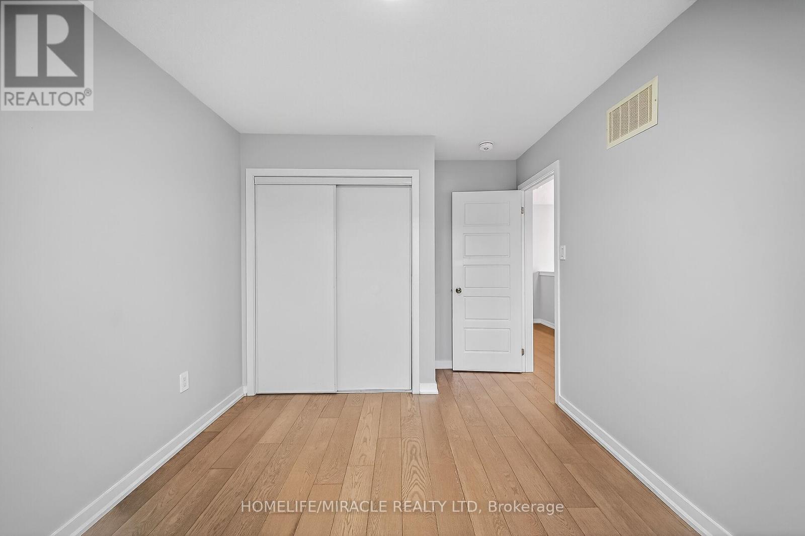 1 Prestwick Street, Hamilton, Ontario  L8J 0K7 - Photo 32 - X12963468