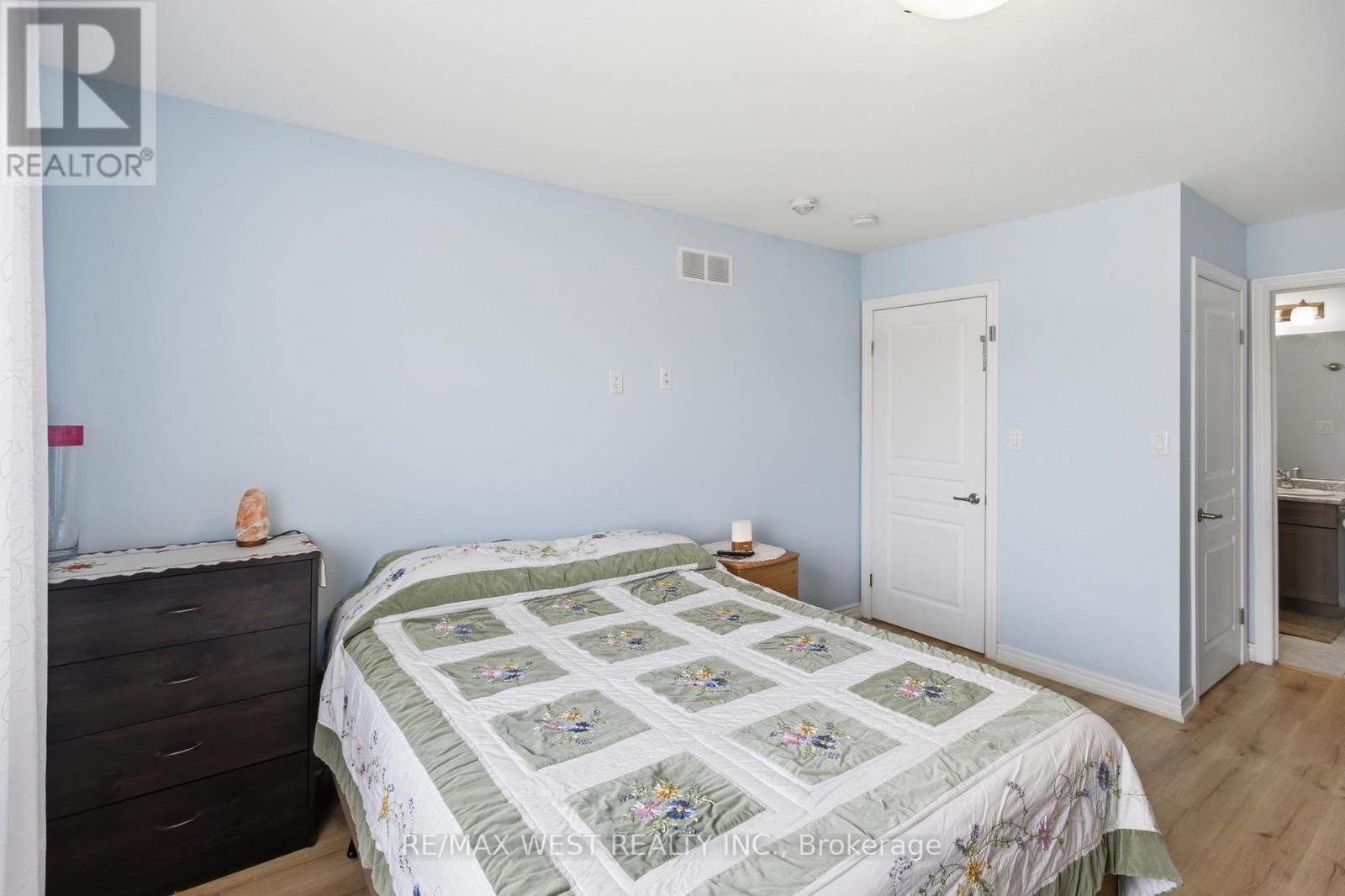 170 Silverwood Avenue, Welland, Ontario  L3C 0B7 - Photo 13 - X12963546